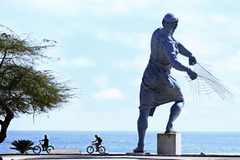 مرد ماهیگیر کیش